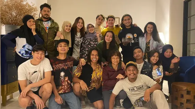 6 Potret Kebersamaan Megantara dan Pemain Love Story, Kini Bintangi Sinetron Baru