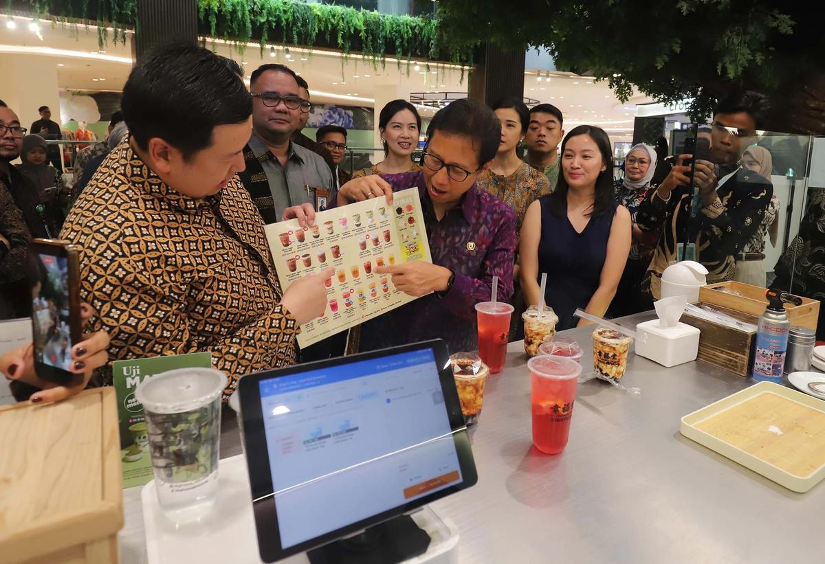 FOTO: Menkes Kenalkan Label “Nutri-Level”, Panduan Baru Memilih Minuman Lebih Sehat