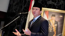 Ahok menjelaskan bahwa mekanisme pengangkatan Saefullah menjadi Sekda DKI berlangsung transparan dan tidak ada KKN, Jakarta, Jumat (11/7/2014) (Liputan6.com/Faizal Fanani)