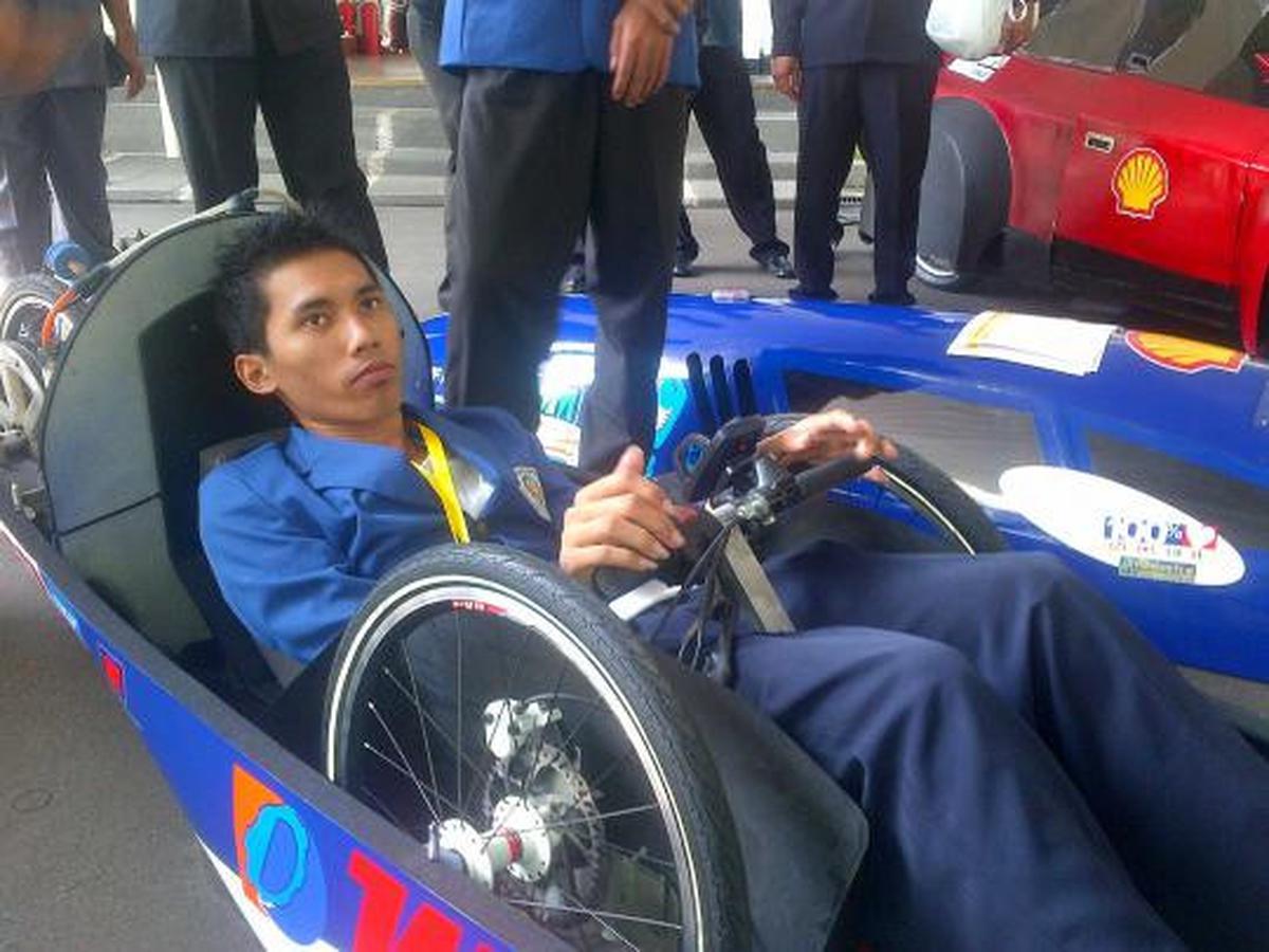 17 Mobil hybrid parkir di Istana
