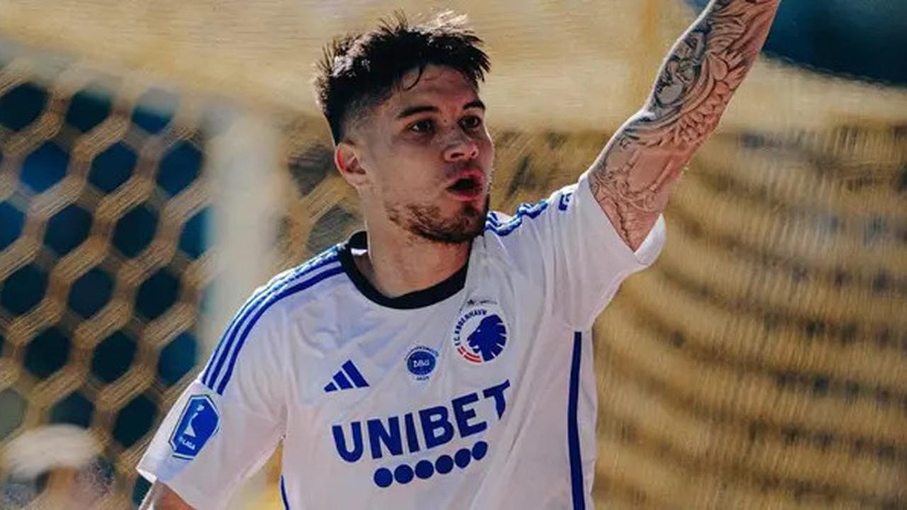 Kevin Diks Terkejut dengan Sambutan Suporter Timnas Indonesia, Diajak Foto Ratusan Orang di Bandara