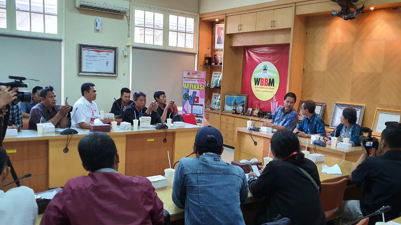 Tim Dokter RSUD Prof DR Margono Soekarjo menggelar konferensi pers terkait dua pasien WNA China diduga terjangkit virus Corona. (Foto: Liputan6.com/Humas RSUD Margono Soekarjo/Muhamad Ridlo)