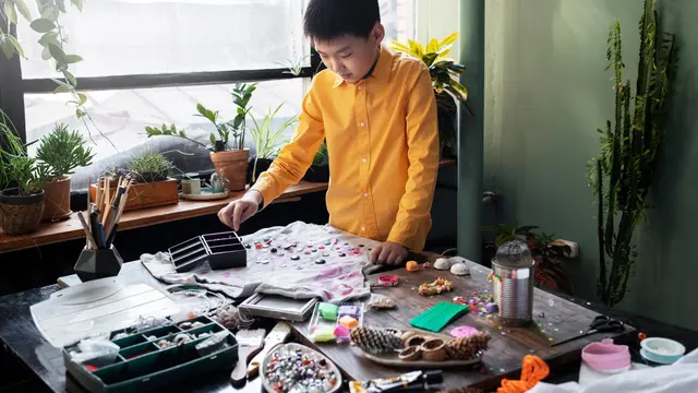 10 Tips Mengisi Libur Sekolah dengan DIY Seru dari Barang Bekas, Anak Kreatif dan Ramah Lingkungan