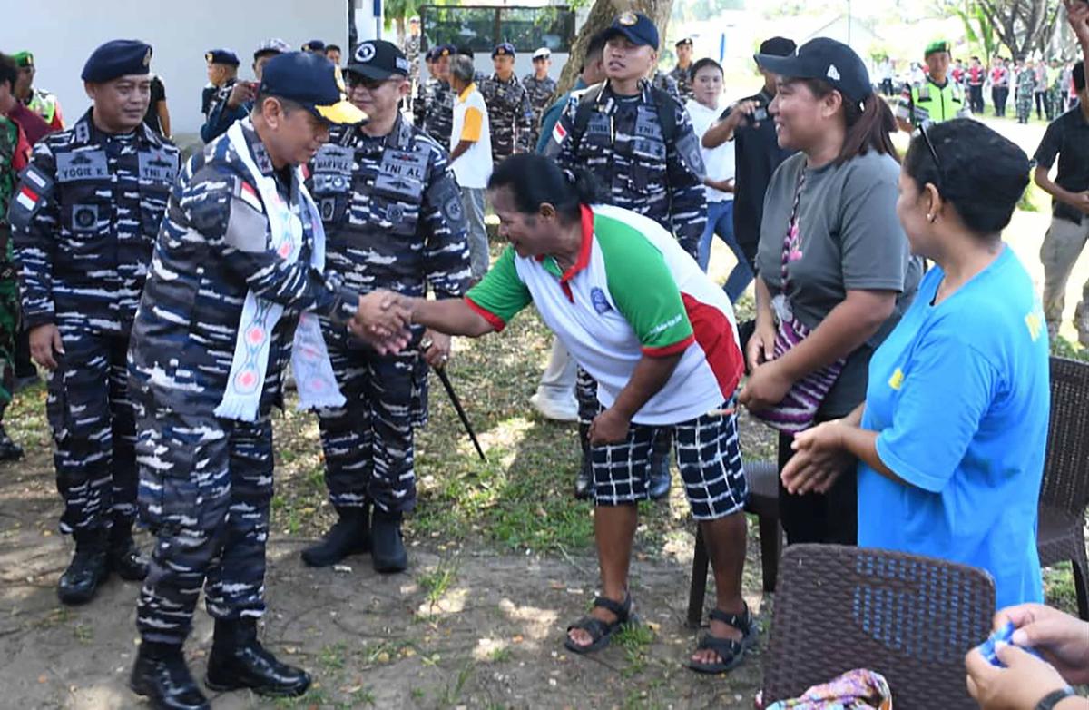 FOTO: TNI AL Perkuat Komunikasi dan Kepedulian Sosial di Kepulauan Talaud
