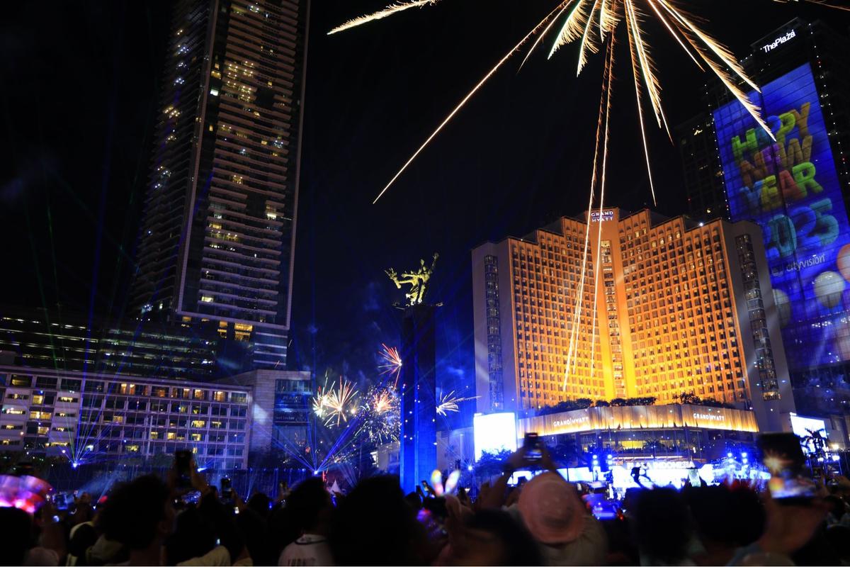 Malam Tahun Baru 2025 di Bundaran HI