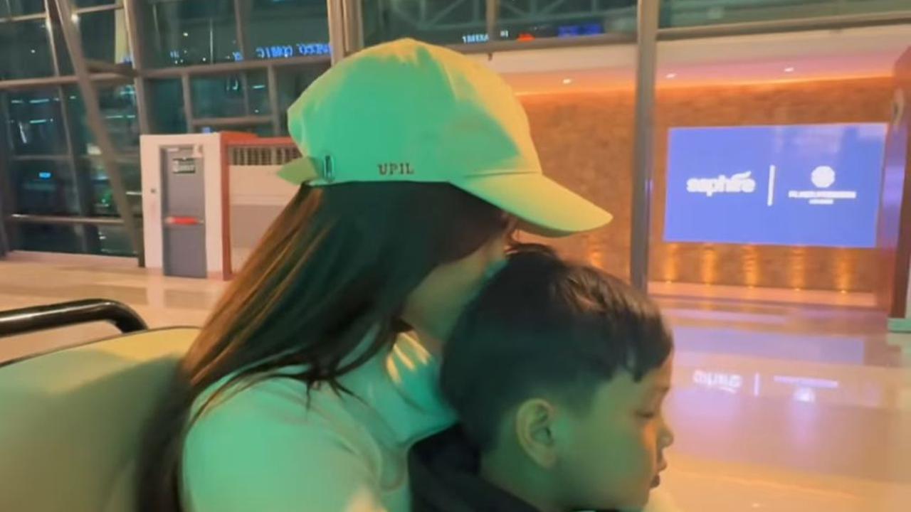 Potret Fuji Memeluk dan Mencium Gala Sky di Bandara, Bukti Kasih Sayang Seperti Anak Sendiri
