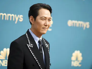 Lee Jung Jae di Emmy Awards 2022. (Foto: Richard Shotwell/Invision/AP)