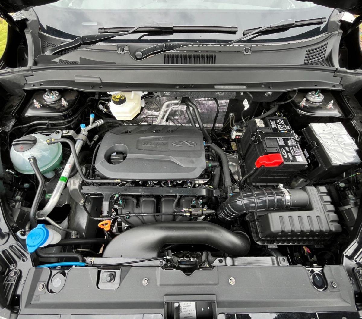 Mesin 1.500cc VVT memberikan tenaga sebesar 113 PS dan torsi 138 Nm untuk menggerakkan jantung pacu mobil ini. Transmisi otomatis CVT mengalirkan tenaga tersebut ke roda depan, sehingga cocok untuk kegiatan sehari-hari di perkotaan