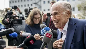 Sepp Blatter Kritik Rencana Gianni Infantino Jual Kepemilikan Piala Dunia, Warganet: Ingat Masa Lalumu!
