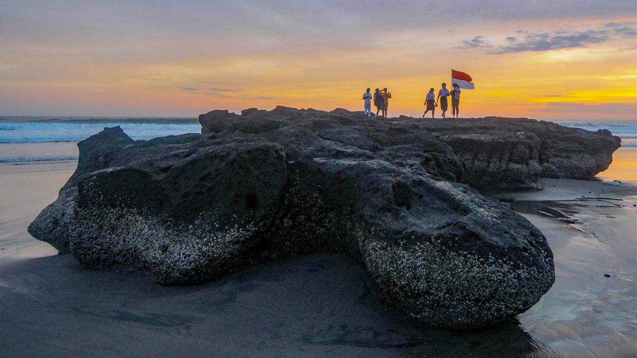 FOTO: Pantai Pasut, Permata Tenang di Tabanan yang Menawarkan Keindahan Senja