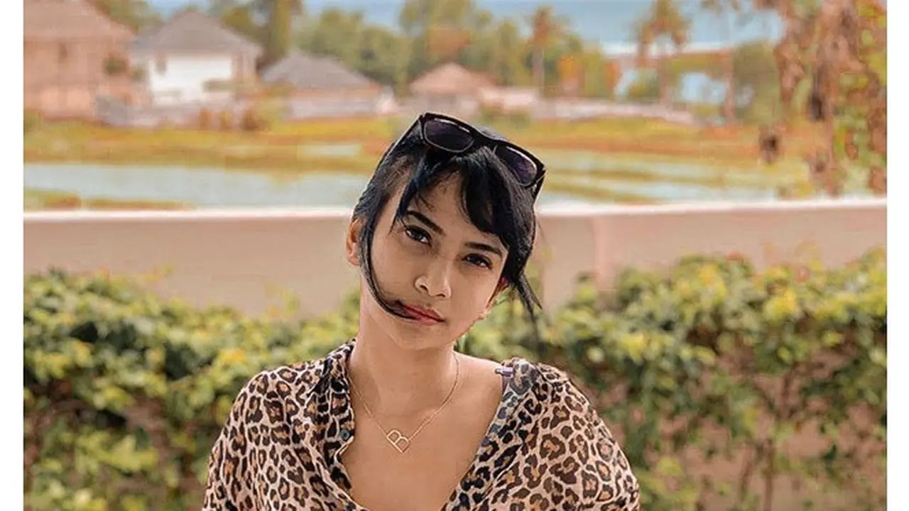 6 Gaya Vanessa Angel Saat Liburan ke Bali, Makin Memesona