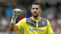 TOLAK MENTAH - Pinangan Real Madrid terhadap Kiko Casilla ditolak mentah Espanyol. (Marca)