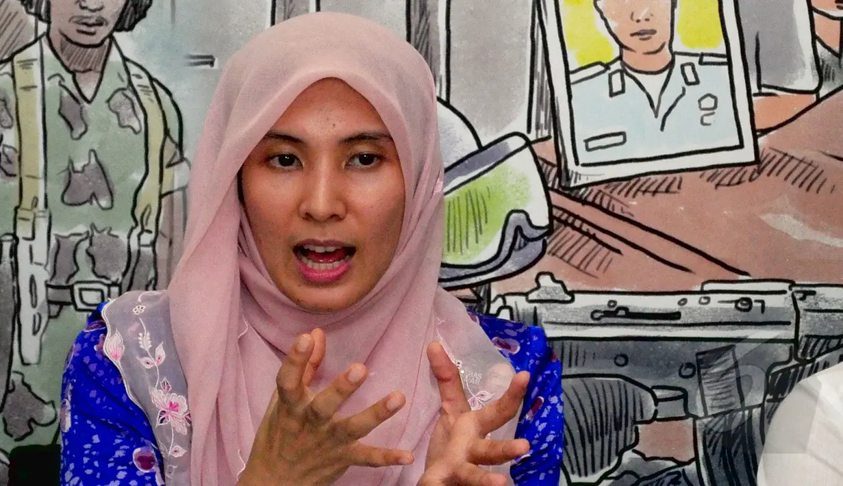 Nurul Izzah, putri sulung tokoh oposisi Malaysia, Anwar Ibrahim yang juga salah satu anggota Partai Keadilan Rakyat Malaysia, mengunjungi kantor KontraS, Jakarta, Sabtu (4/4/2015). (Liputan6.com/Yoppy Renato)  