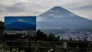 Hingga akhir Oktober 2024, Gunung Fuji—gunung tertinggi di Jepang—masih belum terselimuti salju. (Yuichi YAMAZAKI/AFP)