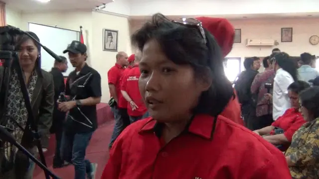 Pensiun Dari Atlet, Febi Kini Berjualan Asongan
