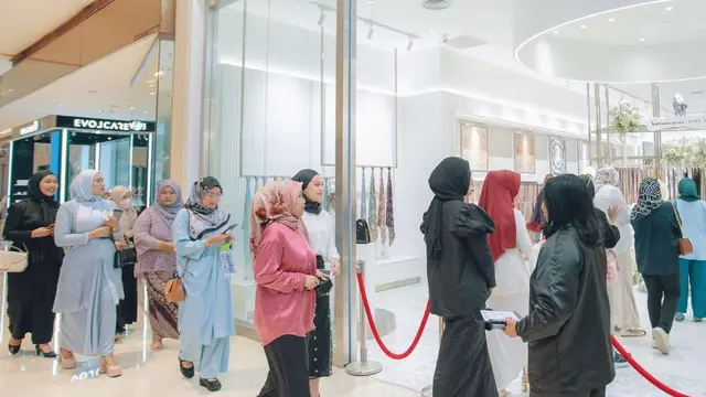 Buttonscarves X Mira Filzah