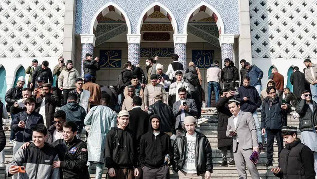 Potret Umat Muslim di Korea Selatan Rayakan Idul Fitri 1446 Hijriah