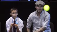 Putra David Beckham Rilis Lagu Natal
