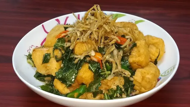 12 Resep tumis daun singkong yang gampang dibuat dan bikin nagih