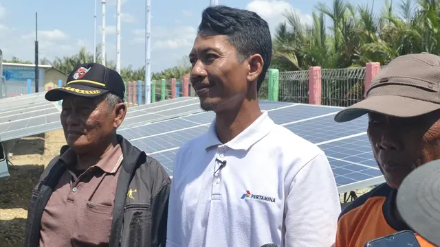 Apudin, Guru SD berpendidikan SD yang kini sudah mengikuti sekolah persamaan, kejar paket B dan C. (Foto: Liputan6.com/Muhamad Ridlo)