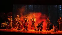 Kolaborasi Merek Terkenal Jepang dengan Bosmat Kabaret dalam Kisah Bandung Lautan Api