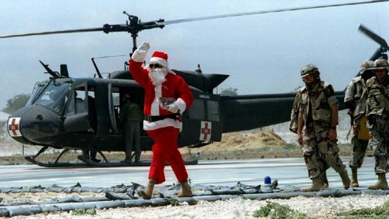 Ketika Santa Claus menghibur para prajurit militer