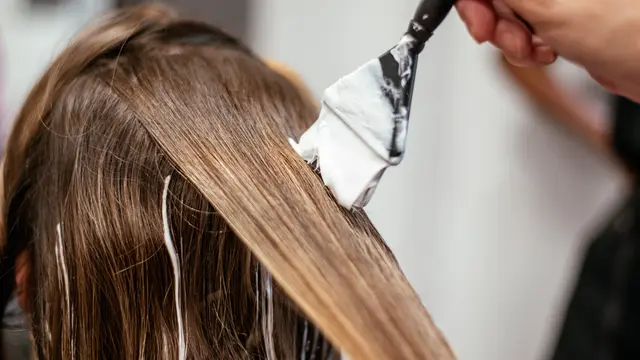 Kenali skin undertone terlebih dahulu sebelum memilih warna cat rambut