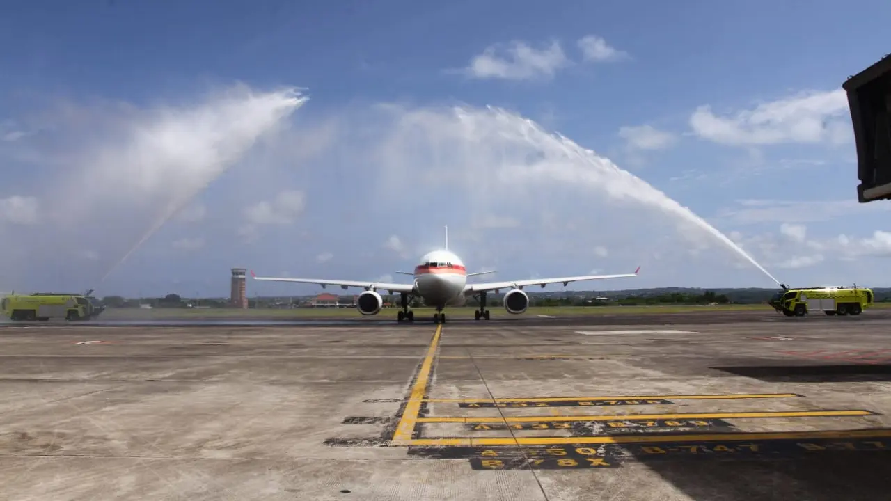 Pesawat Internasional Mendarat di Bali