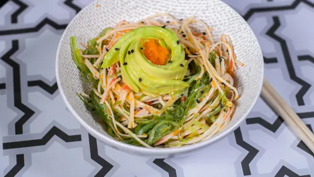 Ingin Menu Sehat yang Praktis? Coba Resep Soba Noodle Salad dengan Saus Wijen Ini