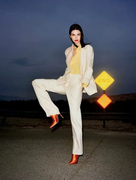 Beberapa waktu lalu ketika Kendall tengah berada di Perancis, ASAP mengalami musibah. Kediamannya didatangi sekelompok pria bersenjata yang mengambil barang berharganya berupa perhiasan dan uang tunai. (Instagram/kendalljenner)