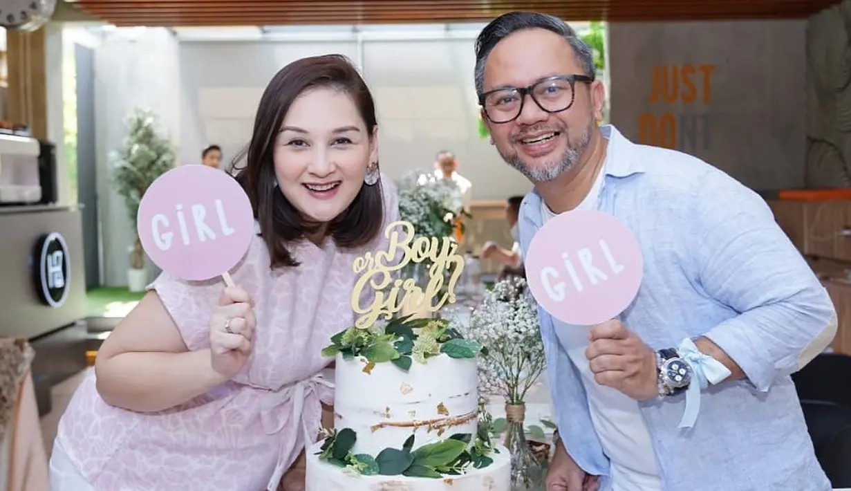 Mona Ratuliu dan Indra Brasco (Instagram/monaratuliu)