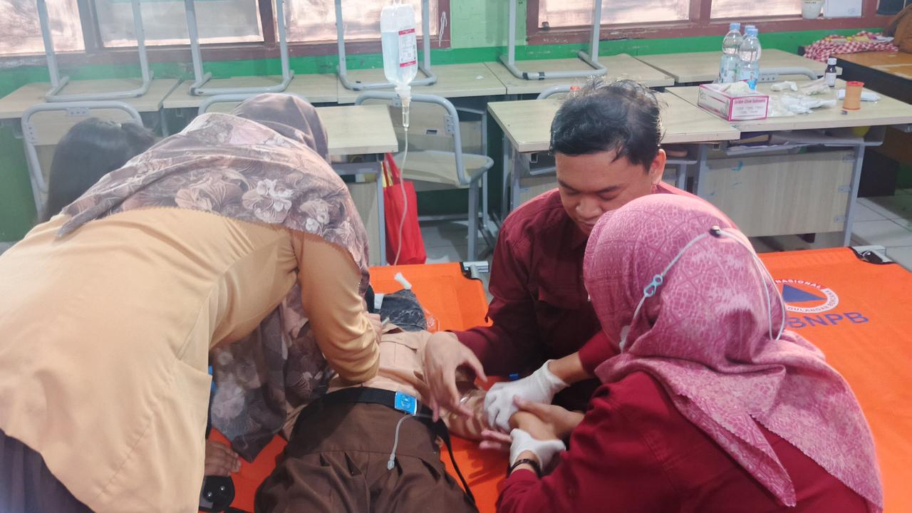 Keracunan MBG Kembali Terjadi di Bandung Barat, Siswa SMPN Cisarua Bertumbangan Usai Keluhkan Ayam Bau