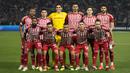 Para pemain starting XI Olympiakos berfoto sebelum dimulainya laga final Europa Conference League 2023/2024 menghadapi Fiorentina di OPAP Arena, Athena, Yunani, Rabu (29/5/2024). (AP Photo/Thanassis Stavrakis)
