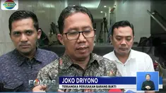 Jokdri menjalani pemeriksaan selama sekitar 21 satu jam oleh penyidik dengan puluhan pertanyaan.