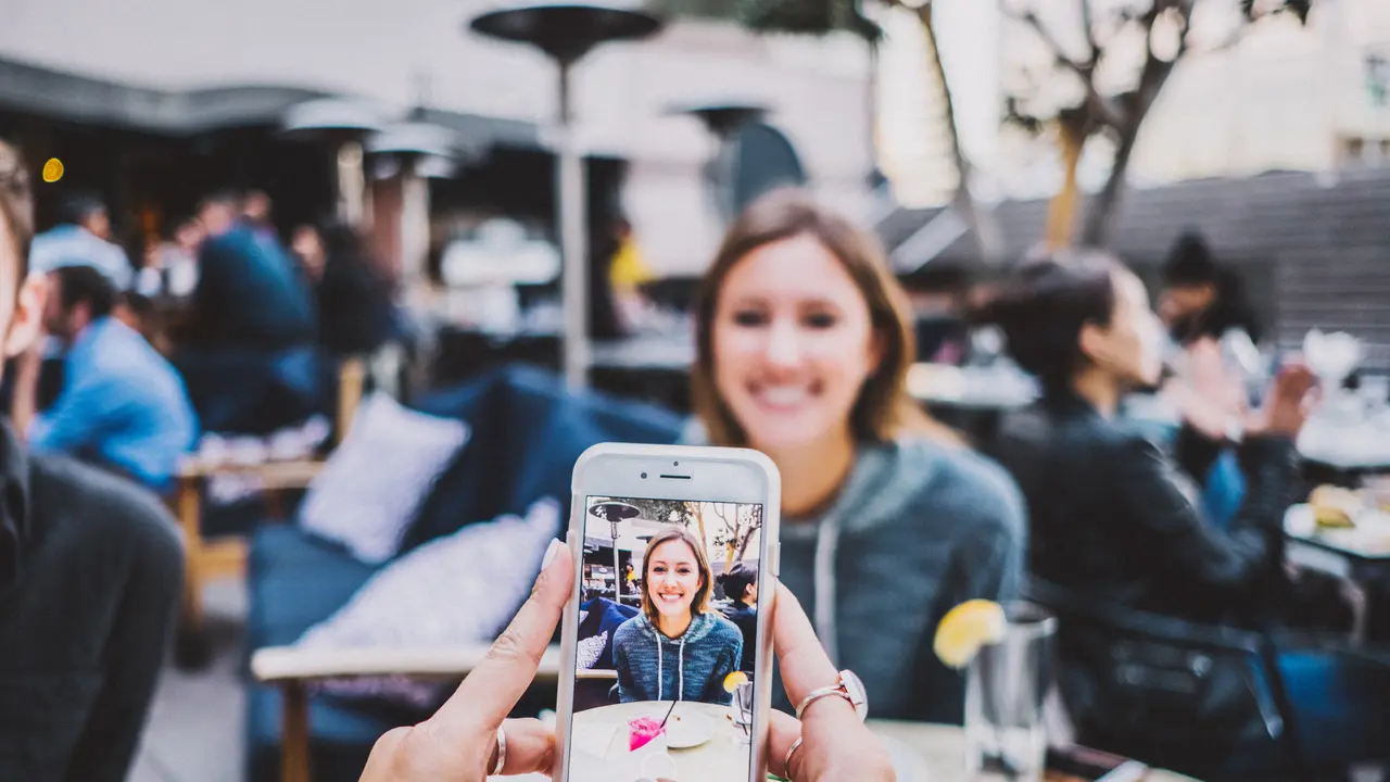 ilustrasi cara mudah memasarkan bisnis di era new normal/unsplash