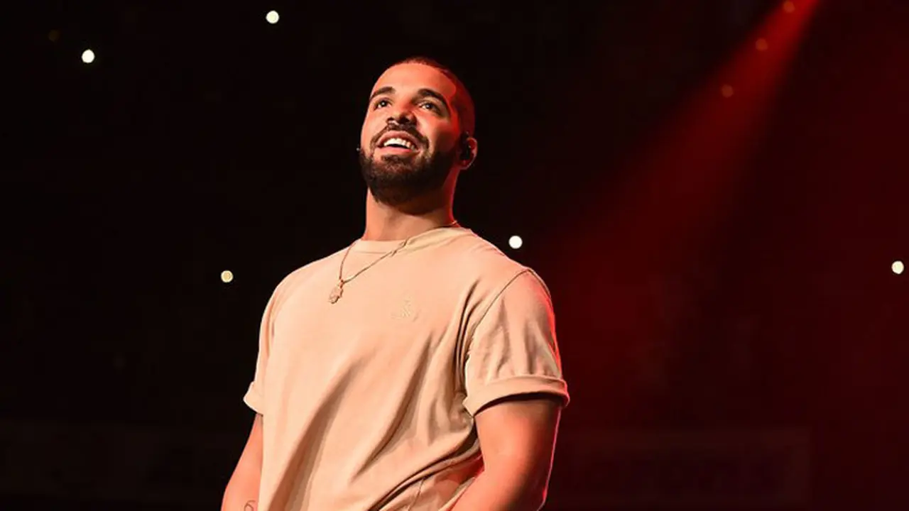 20170402-Rapper Drake bangun rumah