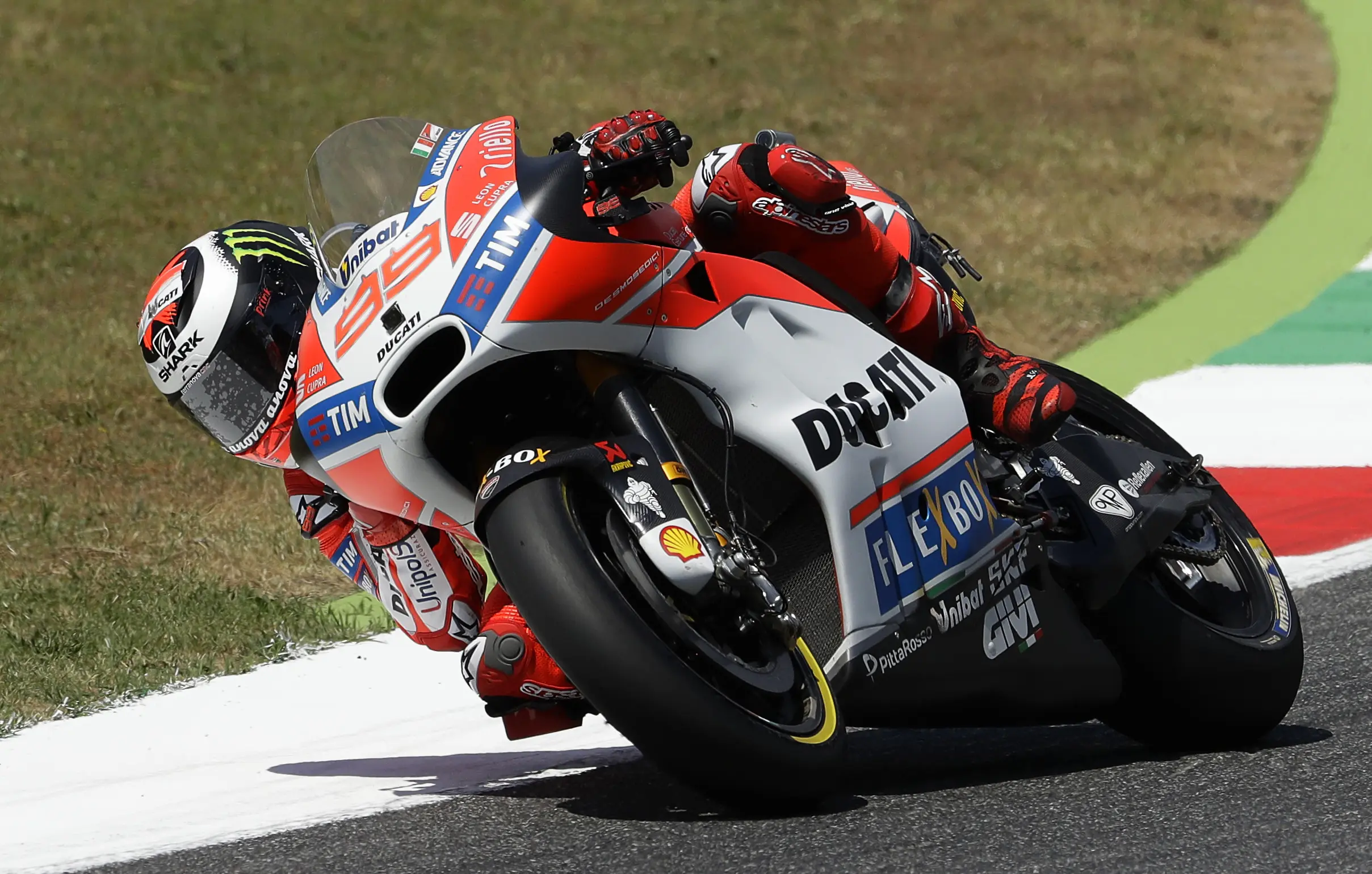 Performa Jorge Lorenzo hingga MotoGP Belanda 2017 masih belum memuaskan Ducati. (AP Photo/Antonio Calanni)