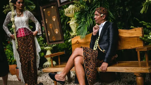 7 Potret Kocak Pernikahan Dimas Djayadiningrat dengan Faradina Mufti