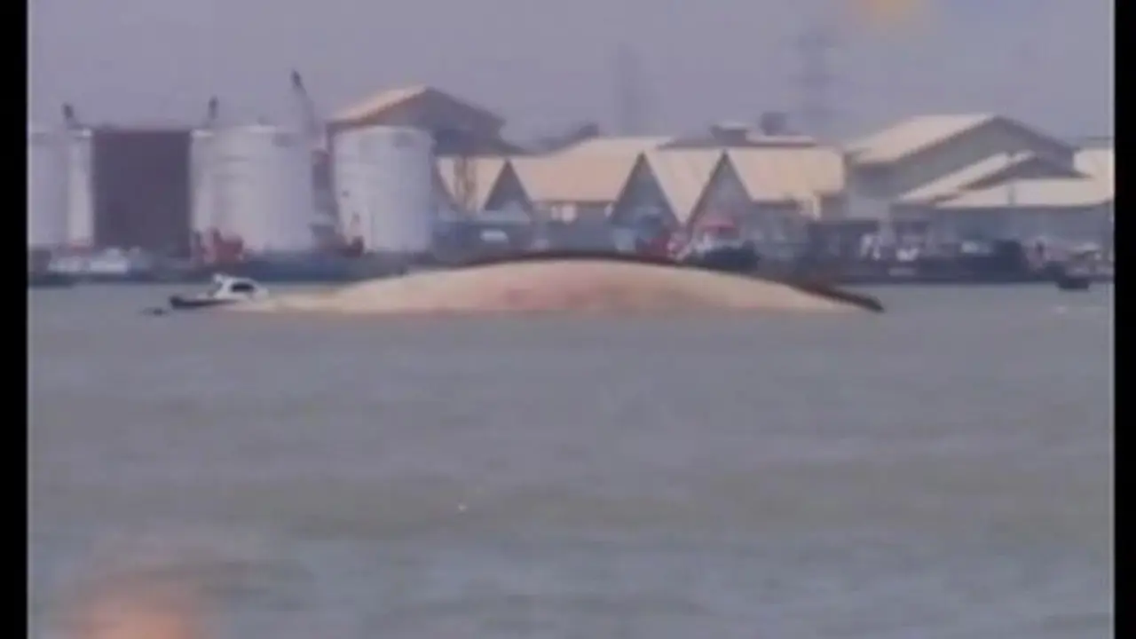 20151117-Korban Kapal-Surabaya
