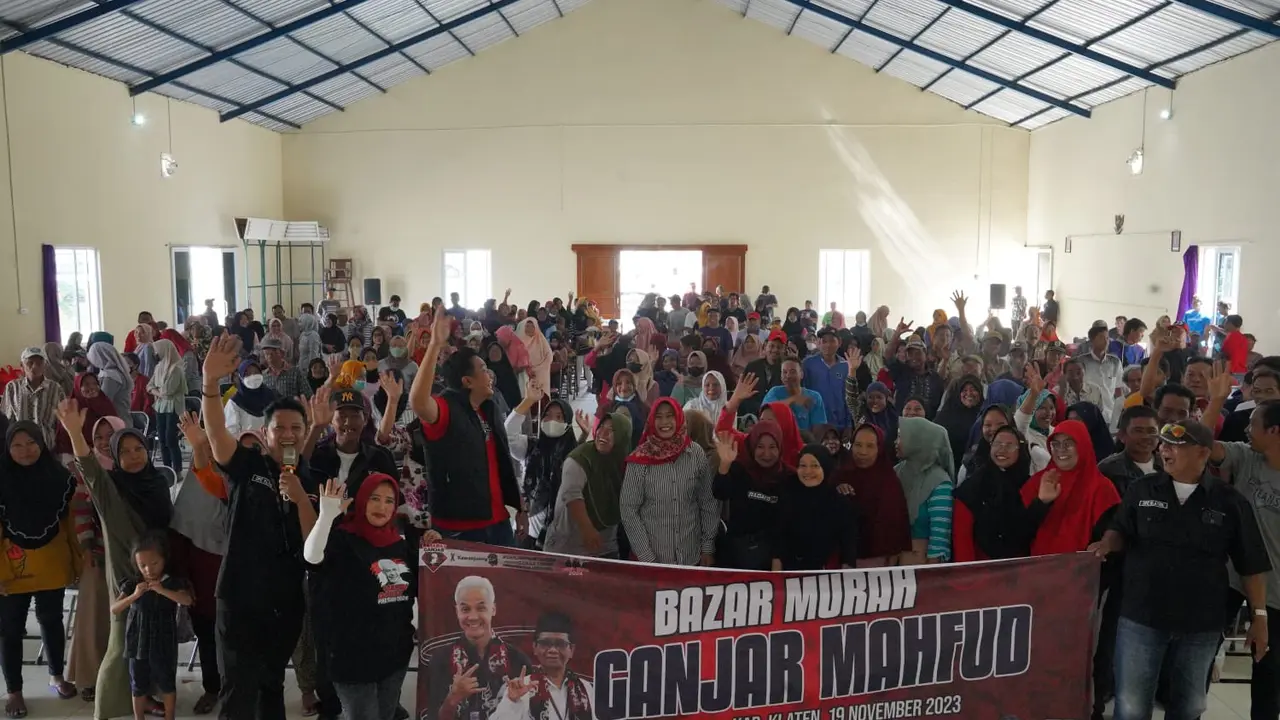 Pasangan calon presiden dan calon wakil presiden (capres-cawapres) Ganjar Pranowo-Mahfud Md kembali mendapat dukungan. Kali ini dukungan datang dari ratusan warga di Kabupaten Klaten, Provinsi Jawa Tengah (Jateng).