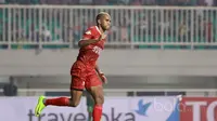 Pemain PSM  Makassar, Reinaldo Costa saat melawan PS TNI di Stadion Pakansari, Bogor (15/5/2017). (Bola.com/Nicklas Hanoatubun)