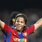 Barcelona&#039;s Giovani Do Santos celebrates after scoring against Stuttgart during a Champions League Group E match at Camp Nou in Barcelona, 12 December 2007. AFP PHOTO/LLUIS GENE