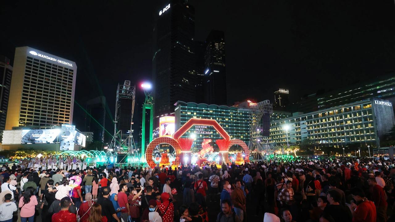 FOTO: Harmoni Imlek dan Ramadhan di Bundaran HI