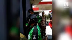 Driver ojek online menangkap pencuri ponsel milik salah satu rekannya di sebuah toilet SPBU, Lampung.