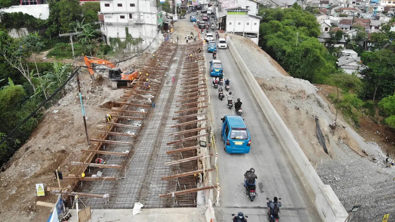 Brantas Abipraya Kebut Perbaikan Jembatan Cikereteg