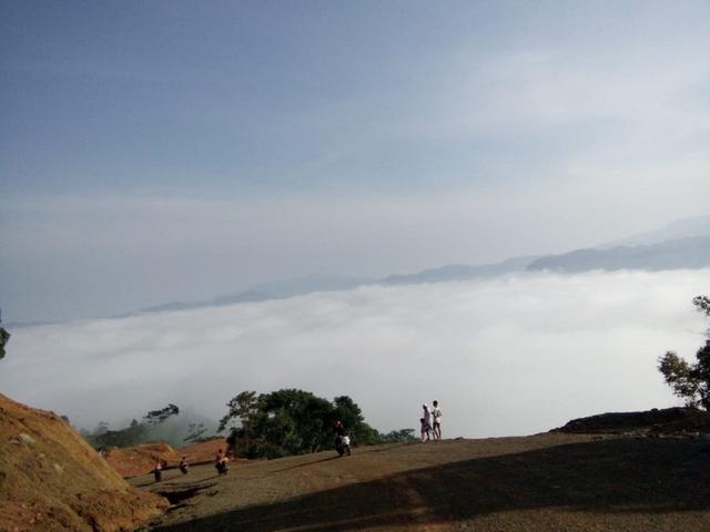 Sederet Destinasi Negeri Di Atas Awan Yang Ada Di Indonesia Indozone Id