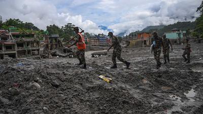 Korban Banjir Bandang Nepal Tembus 1.204 Orang