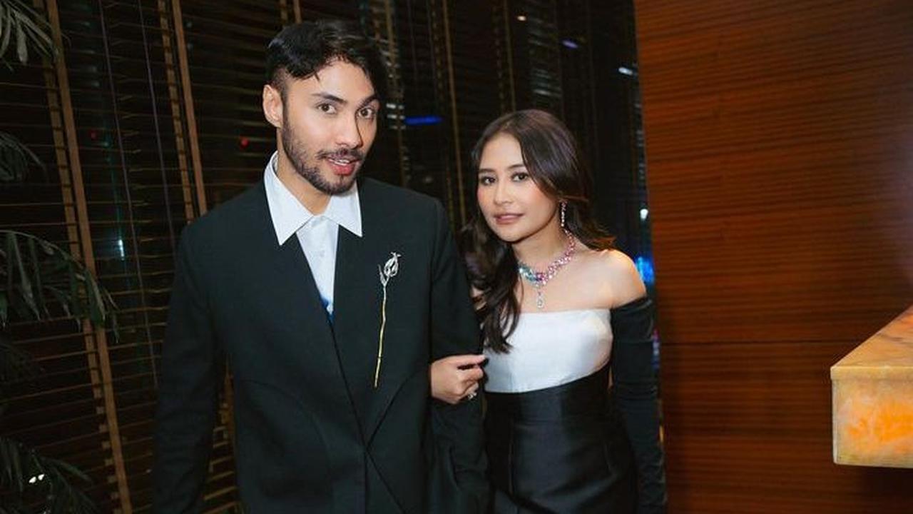 Tak sedikit pula netizen yang menjodohkan Prilly Latuconsina dan Refal Hady. Keduanya disebut cocok.