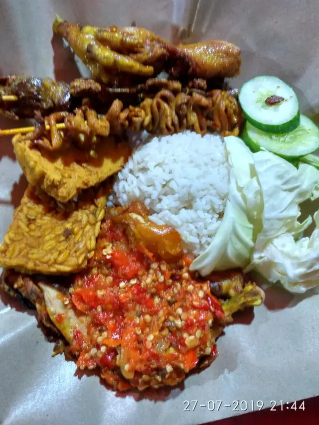 Ayam Gebug