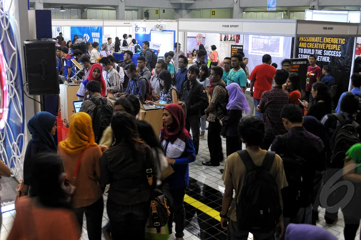 Ratusan Pencari Kerja ‘Serbu’ Balairung UI